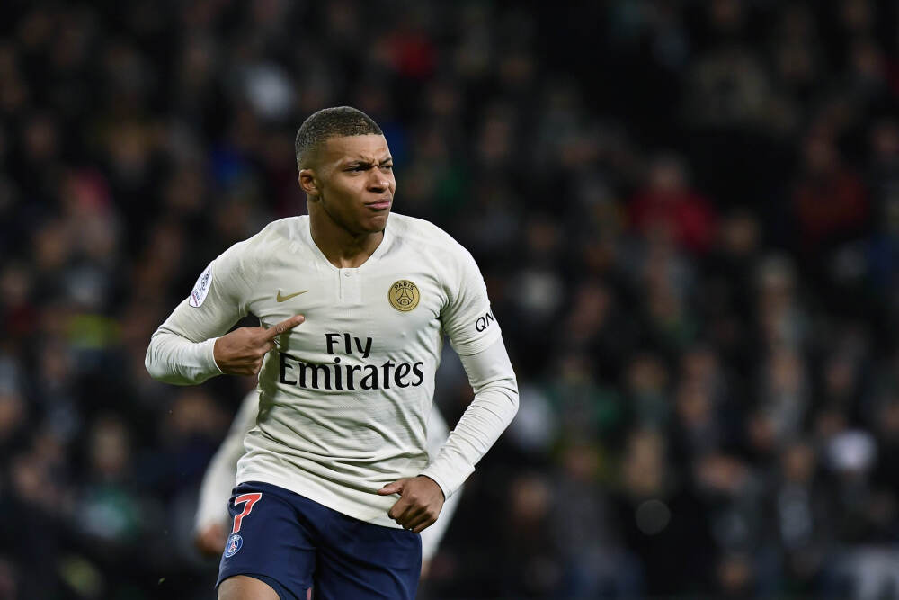 罗马诺：布莱顿2400万报价克雷斯维尔被拒，水晶宫也进行问价